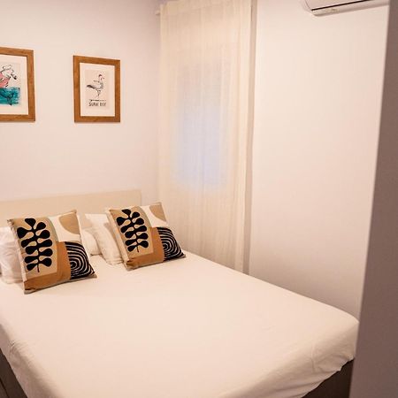 Hostal Tarantelo Conil Кониль-де-ла-Фронтера Экстерьер фото