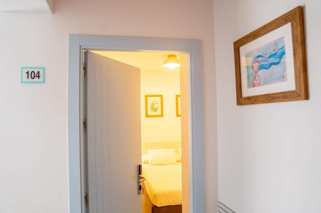 Hostal Tarantelo Conil Кониль-де-ла-Фронтера Экстерьер фото