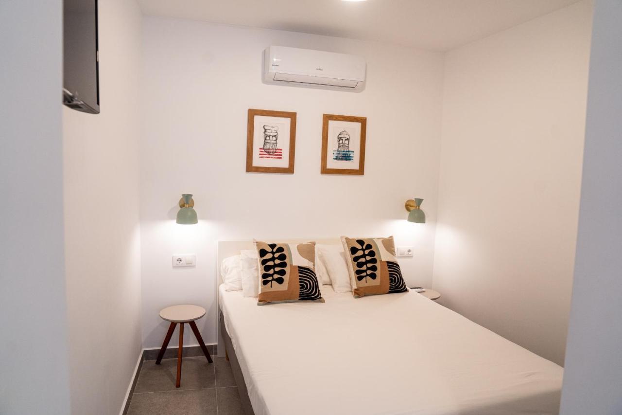Hostal Tarantelo Conil Кониль-де-ла-Фронтера Экстерьер фото