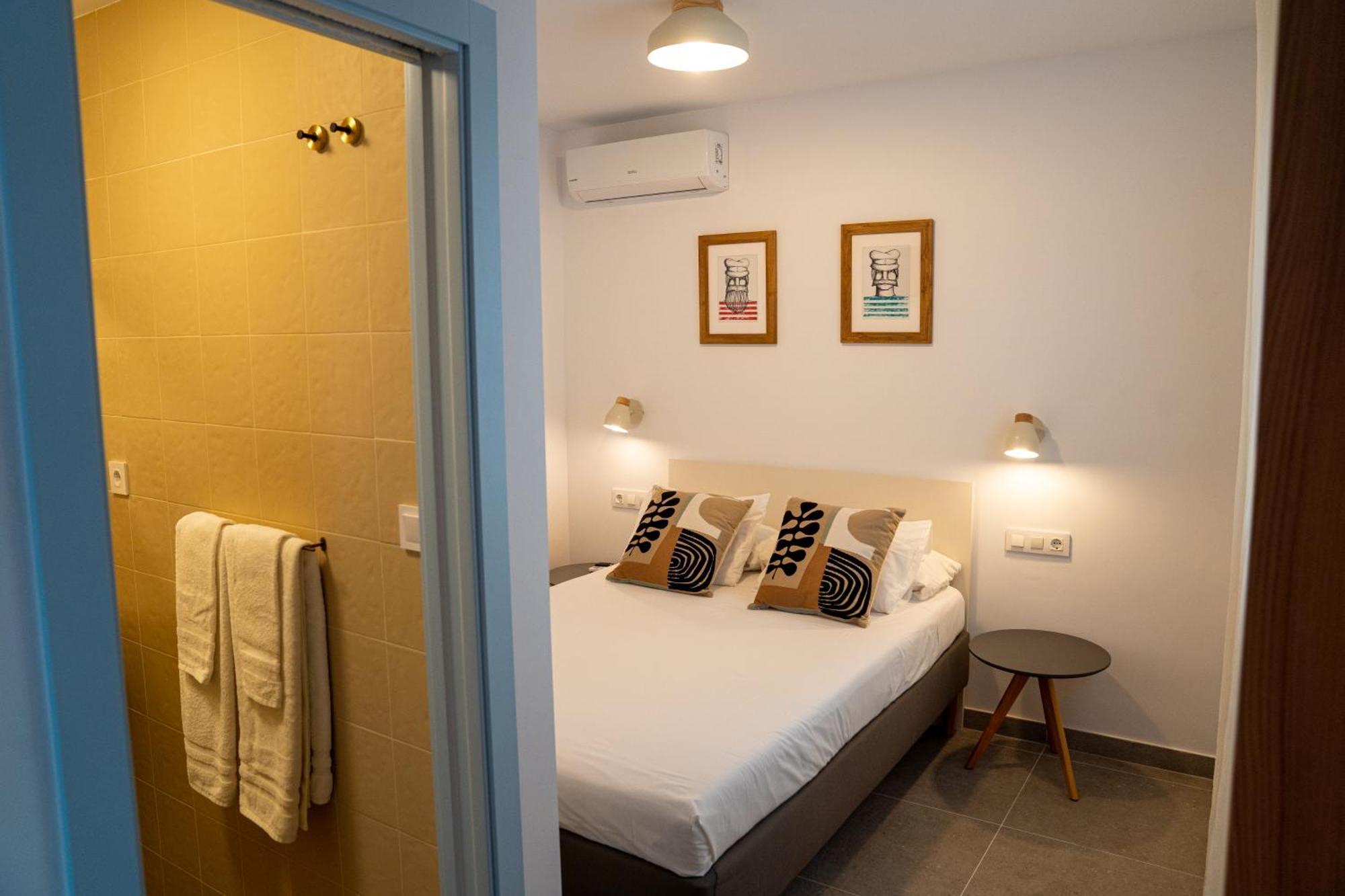 Hostal Tarantelo Conil Кониль-де-ла-Фронтера Экстерьер фото