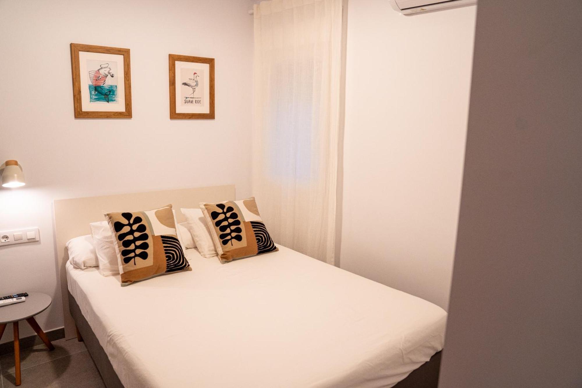 Hostal Tarantelo Conil Кониль-де-ла-Фронтера Экстерьер фото