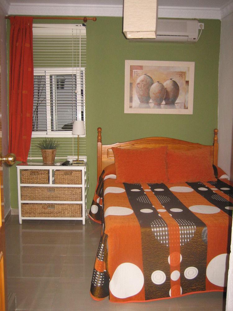 Hostal Tarantelo Conil Кониль-де-ла-Фронтера Экстерьер фото