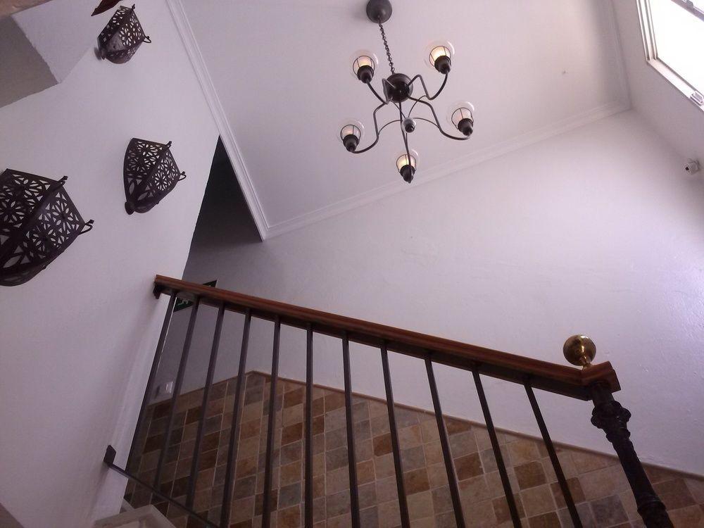 Hostal Tarantelo Conil Кониль-де-ла-Фронтера Экстерьер фото